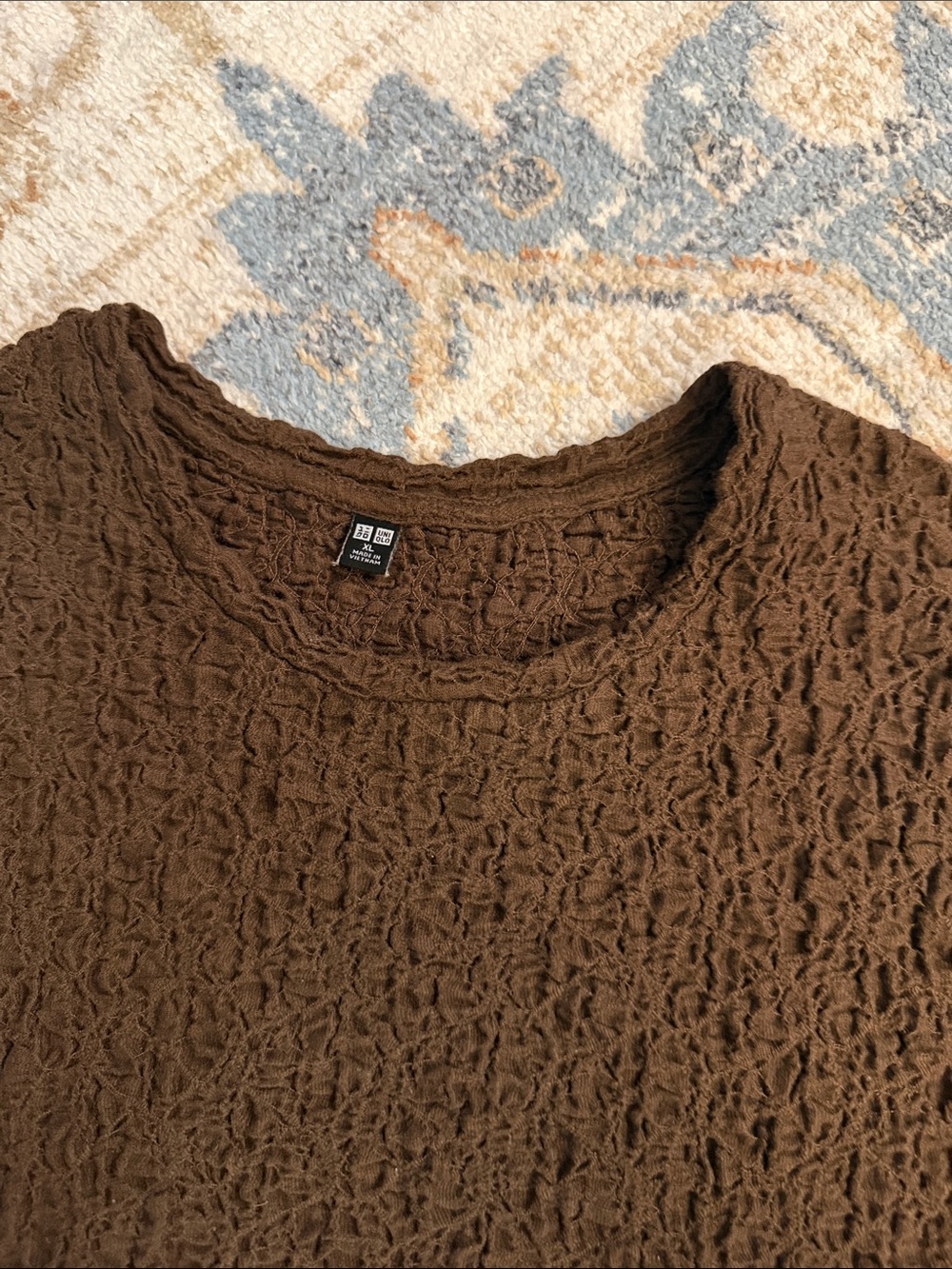 Uniqlo Men's Textured Brown Crewneck Shirt